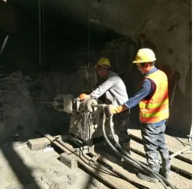 三元水下抗分散灌浆料特点 水下不分散注浆料介绍